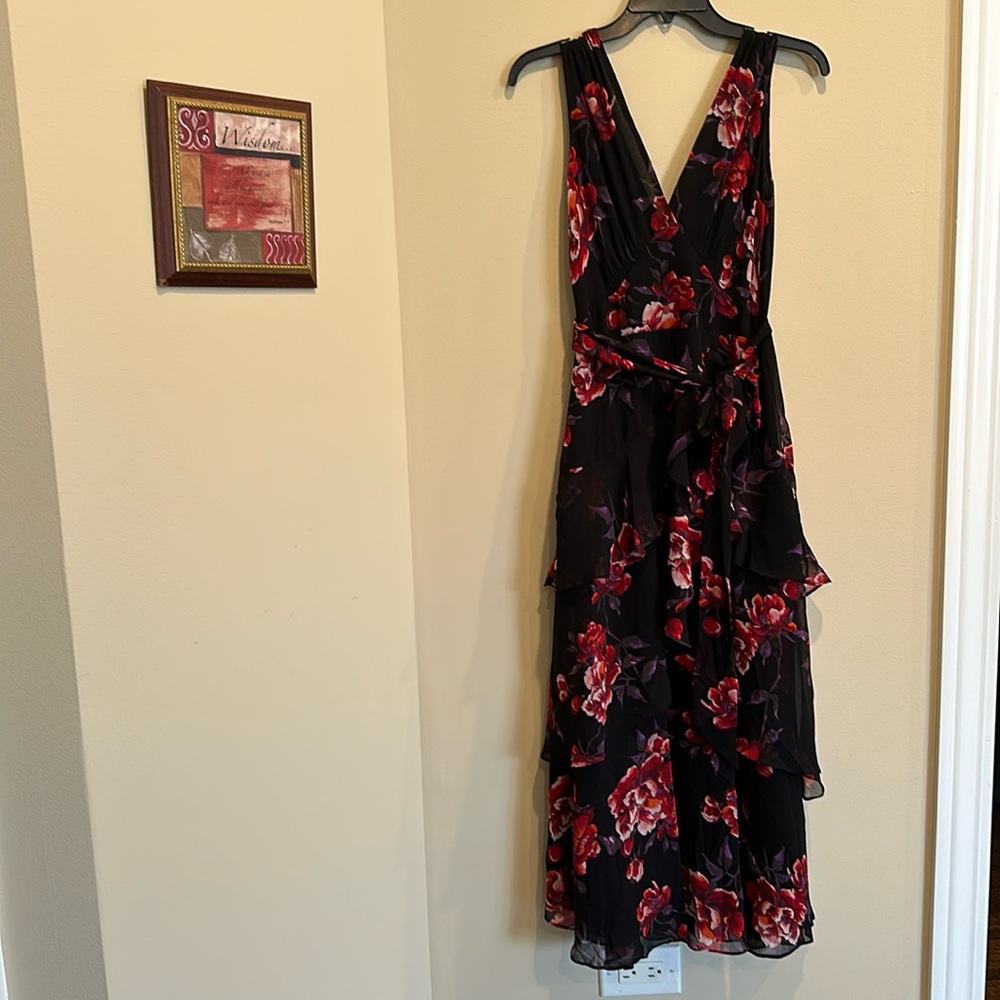 WHBM Sleeveless V-Neck Floral Midi Dress